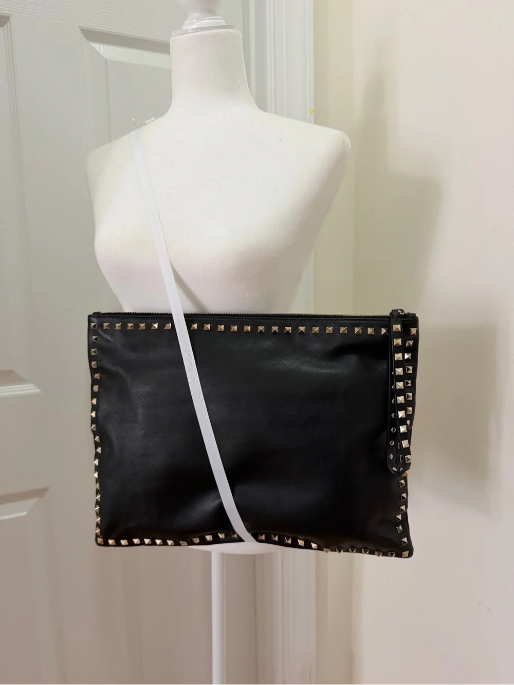 Authentic Valentino Garavani Rockstud Large Leather Clutch